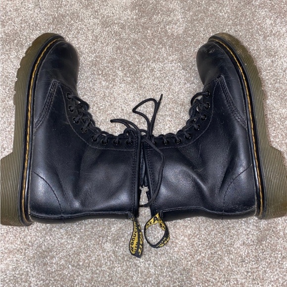 Dr. Martens Black Boots Youth Size‎ 1 - Picture 4 of 8